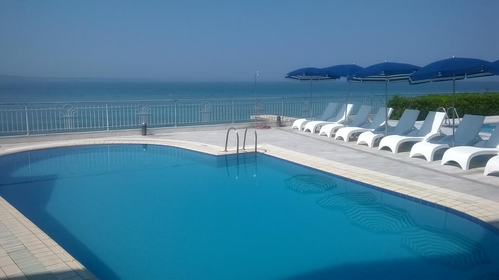 Hotel Neva Подстрана Екстер'єр фото