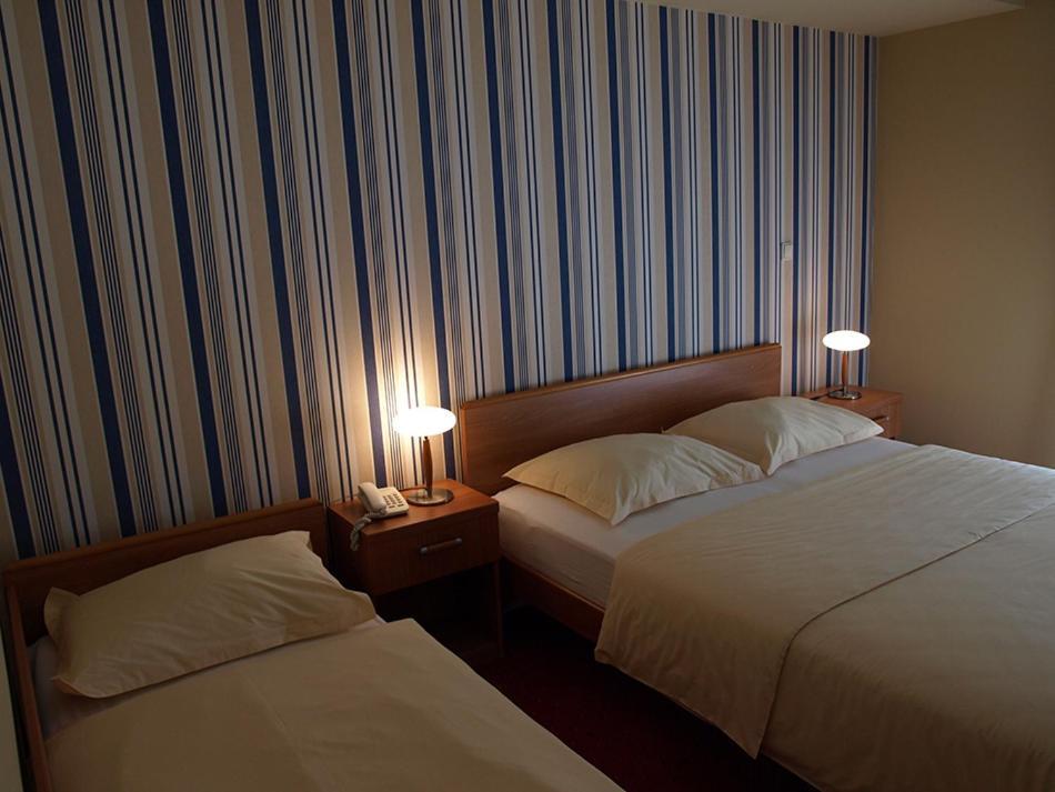 Hotel Neva Подстрана Екстер'єр фото